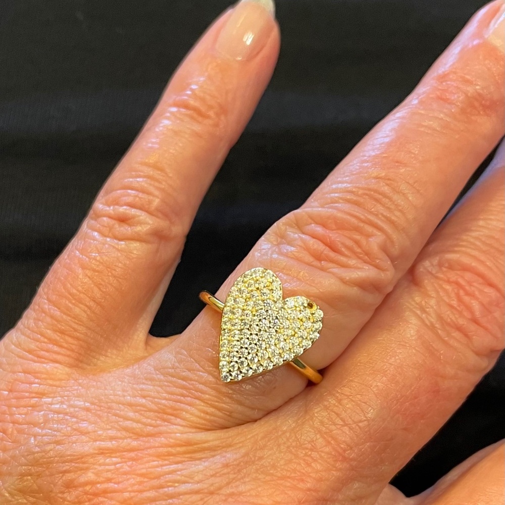 18K Yellow Gold Heart Pave Ring - Size 6 (missing a stone)